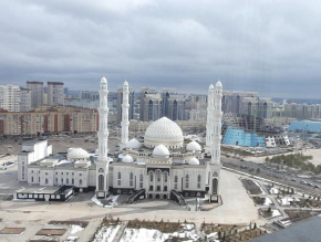 Волшебный вид на Хазрет Султан 2-х комн кв на 1-4 человека в Хайвилле, Astana